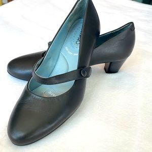 Women’s Skypro Mary Jane size 6 1/2